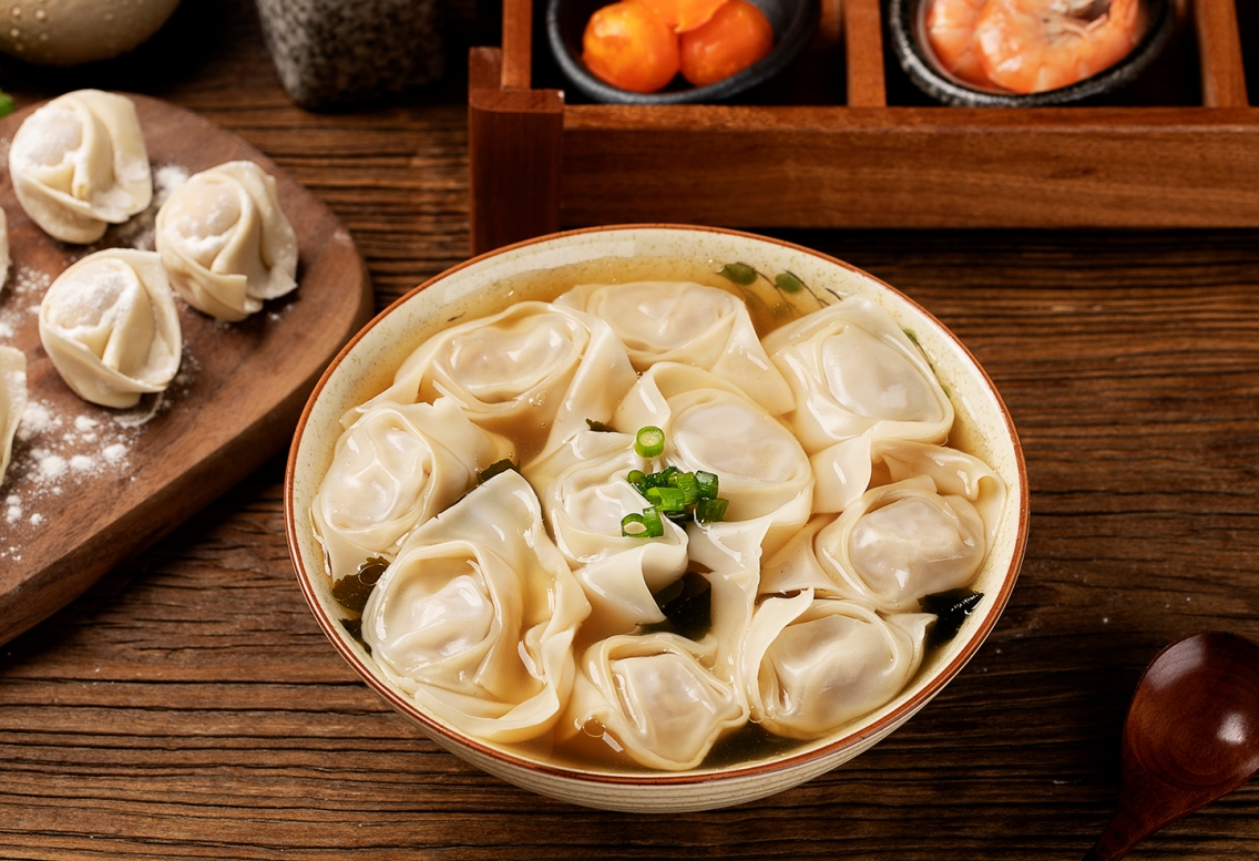 餛飩代工廠直供：餐飲降本 40% 的規(guī)?；a(chǎn)秘笈